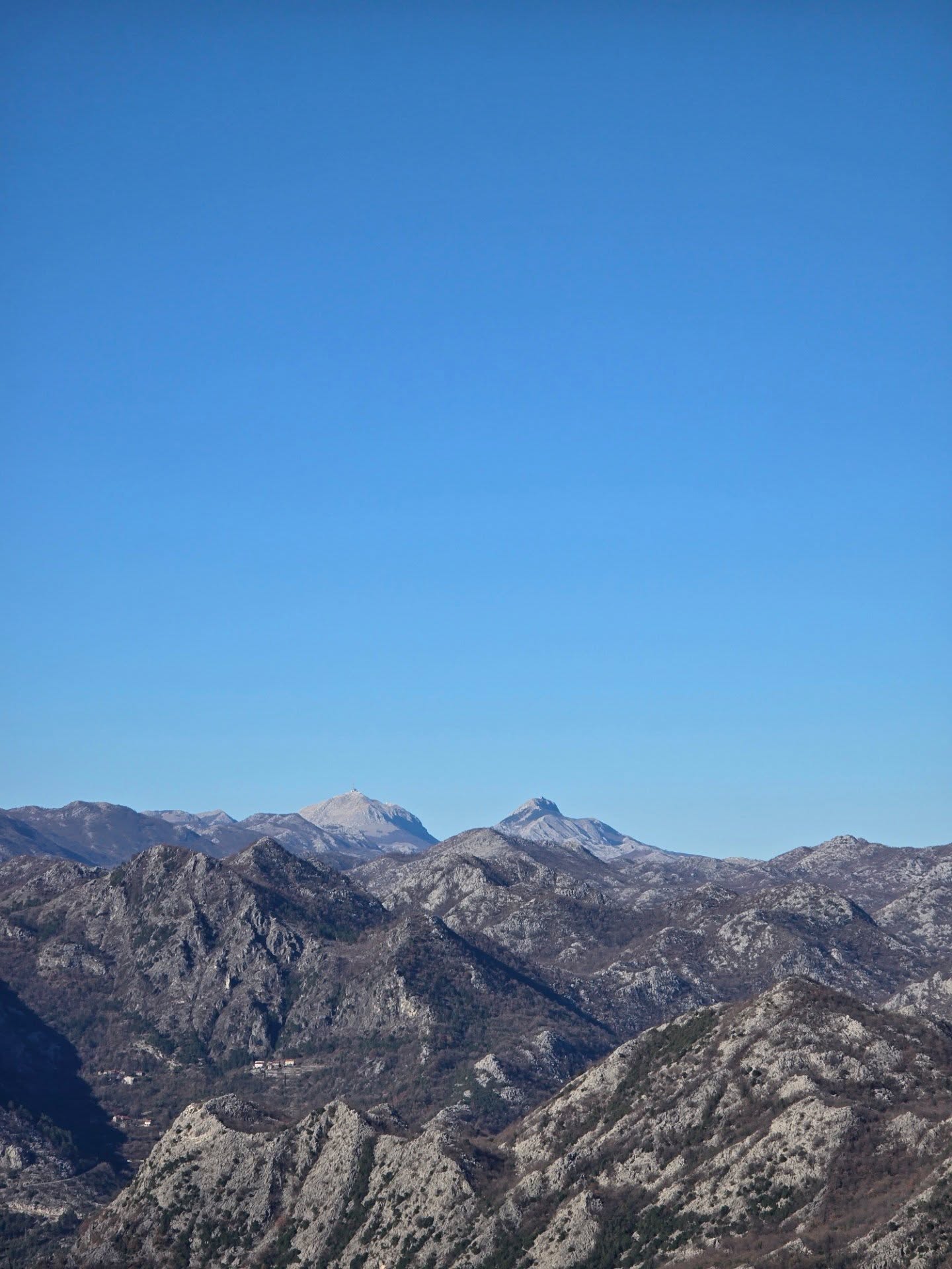 Crmnička Bjelasica – panoramski pogled na Crmnicu i Skadarsko jezero – slika 2